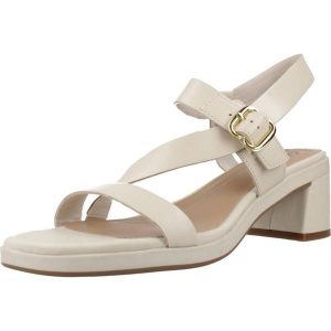 Sandały CLARKS 26186894C Beżowy. Brązowe buty trekkingowe Clarks, ze skóry, bez zapięcia. Za 318,99 zł.