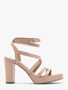 Beżowe sandały z ozdobnych paseczków. Brązowe sandały Ryłko, bez wzorów, z gumy, bez obcasa, na słupku, bez zapięcia. W wyprzedaży za 259,99 zł.