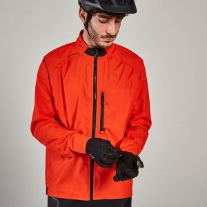 Kurtka przeciwdeszczowa rowerowa MTB Rockrider Comfort 500. Czerwone kurtki ROCKRIDER, l, bez wzorów, z materiału, bez kaptura. Za 159,99 zł.
