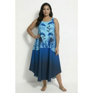 Damskie Sukienka midi tukan krój trapezowy okrągły dekolt bez rękawów. Niebieskie sukienki Ulla Popken, plus size, bez wzorów, z materiału, sportowe, bez kołnierzyka, plus size, bez ramiączek, midi, sportowe. Za 279,99 zł.