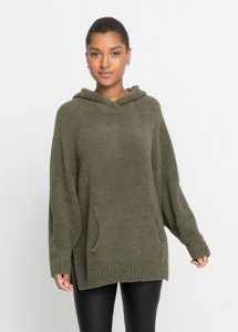 Sweter z kapturem, z polaru baranka. Zielone swetry klasyczne bonprix, na zimę, z polaru, bez kołnierzyka. Za 127,99 zł.