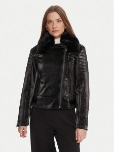 Guess Ramoneska W5BL35 W2820 Czarny Regular Fit. Czarne kurtki Guess, s, z aplikacjami, z syntetyku, bez kaptura. Za 559,99 zł.