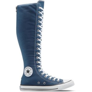 Buty sportowe damskie Converse Chuck Taylor All Star. Niebieskie trampki Converse, bez wzorów, z tkaniny, bez zapięcia. Za 449,05 zł.