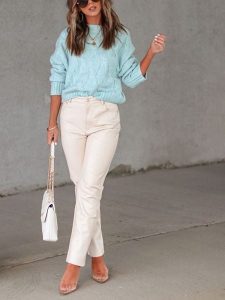 LA Angels Sweter w kolorze błękitnym rozmiar: S. Niebieskie swetry oversize LA Angels, s, bez wzorów, ze splotem, bez ramiączek. Za 165,99 zł.