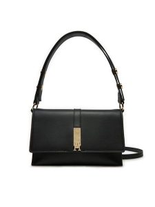 Tommy Hilfiger Torebka AW0AW16893 Czarny. Czarne torebki klasyczne TOMMY HILFIGER, bez wzorów, ze skóry, bez dodatków. Za 329,99 zł.