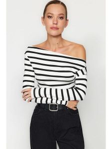 Trendyol Koszulka w kolorze biało-czarnym rozmiar: S. Białe bluzki Trendyol, s, bez wzorów, bez kołnierzyka, bez ramiączek. Za 65,85 zł.