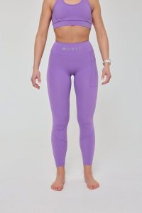 Legginsy Infinite z wysokim stanem - Fioletowe. Fioletowe legginsy OOSC, bez wzorów, z materiału, z podwyższonym stanem, długie. Za 245,99 zł.