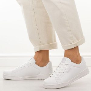 Białe półbuty damskie American Club Rl153. Białe półbuty American CLUB, na jesień, bez wzorów, z jeansu, z okrągłym noskiem, bez obcasa, na płaskiej podeszwie, bez zapięcia. Za 169,00 zł.