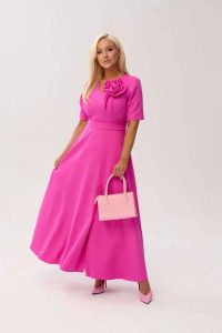 Sukienka MAXI Mirabella w odcieniu intensywnego różu z odpinanym kwiatem i kokardą OVERSIZE PLUS SIZE XXL WIOSNA LATO. Czerwone sukienki Moda Size Plus Iwanek, na imprezę, na lato, l, bez wzorów, z elastanu, eleganckie, bez kołnierzyka, plus size, bez ramiączek, maxi, oversize. Za 489,90 zł.