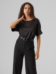 Vero Moda Bluzka w kolorze czarnym rozmiar: S. Czarne bluzki Vero Moda, s, bez wzorów, z materiału, bez kołnierzyka, bez ramiączek. Za 41,69 zł.