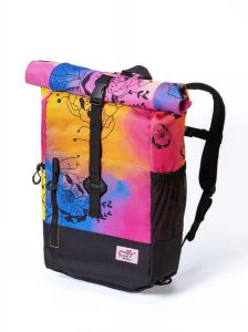 Plecak rolowany z motywem kwiatowym Peach Flowers Meatfly. Brązowe plecaki Meatfly. Za 288,99 zł.