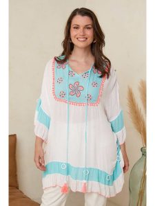 Curvy Lady Tunika w kolorze biało-niebieskim rozmiar: 44/46. Białe tuniki Curvy Lady, bez wzorów, z wiskozy, klasyczne, bez kołnierzyka, bez ramiączek. Za 83,42 zł.