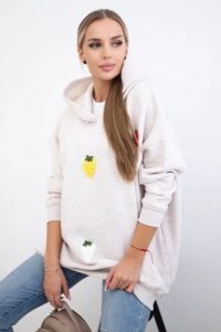 Bluza ocieplana z motywem truskawek beżowy melanż. Brązowe bluzy KESI, l, bez wzorów, z bawełny, bez kaptura. Za 313,67 zł.