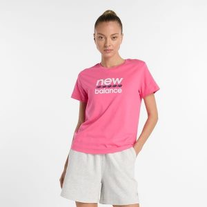 Koszulka damska New Balance WT51540DAB – różowa. Czerwone bluzki New Balance, xl, bez wzorów, z bawełny, klasyczne, bez kołnierzyka, bez ramiączek. Za 119,99 zł.