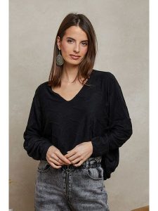 Plume Sweter "Clux" w kolorze czarnym rozmiar: M. Czarne swetry oversize Plume, m, bez wzorów, bez ramiączek. Za 144,92 zł.
