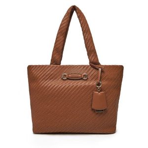 Torebka Guess. Brązowe torebki klasyczne Guess, z aplikacjami, bez dodatków. Za 409,99 zł.