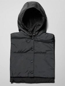 Weekday Kamizelka pikowana w kolorze czarnym rozmiar: onesize. Czarne kamizelki Weekday, bez wzorów, bez kołnierzyka, bez ramiączek, bez kaptura. Za 65,85 zł.