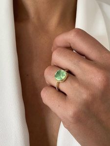 Les Petites Précieuses Pozłacany pierścionek z ametystem rozmiar: 58. Zielone pierścionki Les Petites Précieuses, z ametystem, pozłacane. Za 166,49 zł.