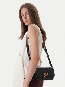 Tommy Hilfiger Torebka Th Script Flap Crossover AW0AW18399 Czarny. Czarne listonoszki TOMMY HILFIGER, bez wzorów, ze skóry, bez dodatków. Za 593,99 zł.