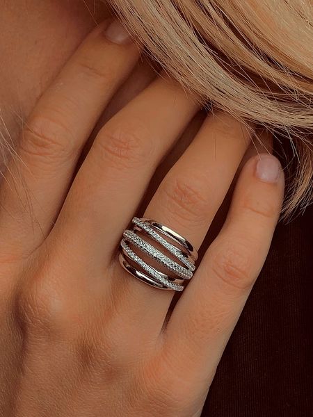 Les Petites Précieuses Srebrny pierścionek z cyrkoniami rozmiar: 60. Szare pierścionki Les Petites Précieuses, z cyrkonią, srebrne. Za 135,17 zł.