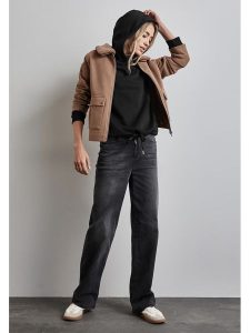 Street One Bluza w kolorze czarnym rozmiar: 36. Czarne bluzy Street One, bez wzorów, z bawełny, z kapturem. Za 83,42 zł.