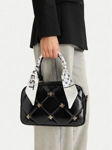 Nine West Torebka EO-Allen Gaze-KS2577-1 Czarny. Czarne kuferki Nine West, bez wzorów, z materiału, bez dodatków. Za 279,99 zł.