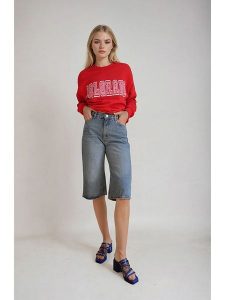 Monki Bermudy dżinsowe w kolorze niebieskim rozmiar: W26. Niebieskie szorty Monki, bez wzorów. Za 84,60 zł.