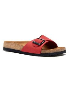 Comfortfusse Skórzane klapki w kolorze czerwonym rozmiar: 38. Czerwone klapki Comfortfüße, bez wzorów, z nubiku, z otwartym noskiem, bez obcasa. Za 214,95 zł.