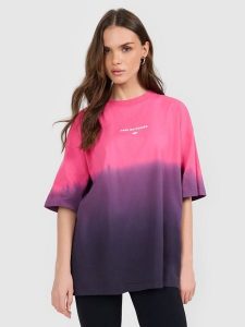 4F T-shirt loose z nadrukiem damski - różowy XS. Czerwone t-shirty 4f, s, bez wzorów, z dresówki, bez kołnierzyka, bez ramiączek. Za 79,99 zł.