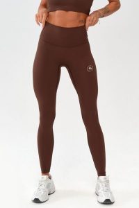 Damskie legginsy sportowe fitness Rough Radical Zoya Classic. Czerwone legginsy ROUGH RADICAL, bez wzorów, z elastanu, z podwyższonym stanem, długie. Za 135,92 zł.