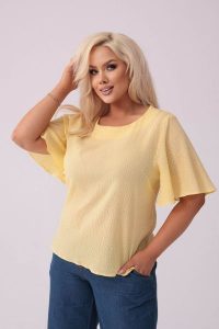 Żółta bawełniana bluzka Lidia z krótkim rękawem PLUS SIZE XXL LATO. Żółte bluzki Moda Size Plus Iwanek, l, bez wzorów, z bawełny, eleganckie, bez kołnierzyka, plus size, bez ramiączek. Za 199,90 zł.