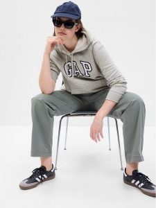 Gap Bluza 463506-06 Szary Regular Fit. Szare bluzy GAP, xxs, bez wzorów, z bawełny, bez kaptura. Za 129,99 zł.