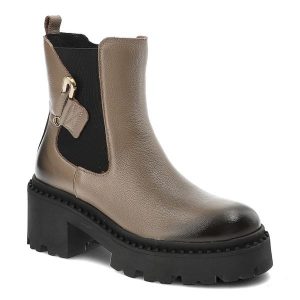 Brązowe Botki Armodo Wygodne Obuwie Damskie. Brązowe botki Armodo, bez wzorów, z jeansu, bez obcasa, na obcasie, bez zapięcia. Za 389,00 zł.