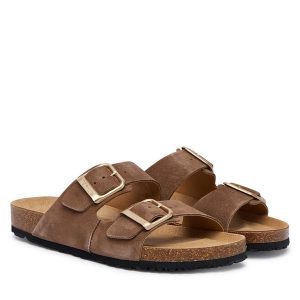 Klapki Tamaris. Brązowe klapki Tamaris, bez wzorów, bez obcasa. Za 369,99 zł.