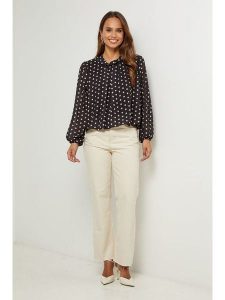 L'armoire de Suzette Bluzka w kolorze czarnym rozmiar: 38/40. Czarne bluzki L'armoire de Suzette, l, bez wzorów, klasyczne, bez kołnierzyka, bez ramiączek. Za 86,99 zł.