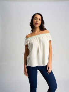 Marks & Spencer Bluzka w kolorze kremowym rozmiar: 40. Brązowe bluzki Marks & Spencer, bez wzorów, z bawełny, bez kołnierzyka, bez ramiączek. Za 61,31 zł.