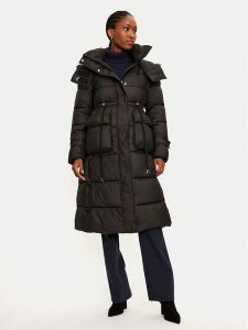 Rinascimento Płaszcz zimowy CFC0118339003 Czarny Loose Fit. Czarne kurtki Rinascimento, na zimę, m, bez wzorów, z syntetyku, bez kaptura. Za 649,99 zł.