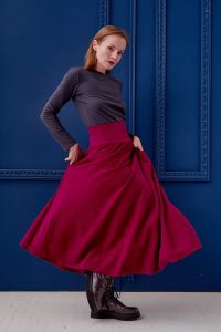 Spódnica de la Vega Bordo. Czerwone spódnice Hultaj Polski, l, bez wzorów, z bawełny, klasyczne, maxi. Za 399,00 zł.