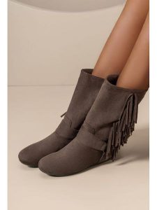 C'M Botki w kolorze brązowym rozmiar: 40. Brązowe botki C'M, bez wzorów, bez obcasa, bez zapięcia. Za 130,99 zł.