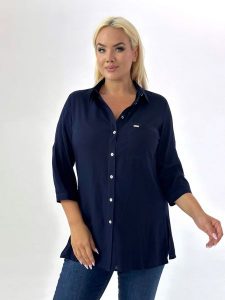 Elegancka zapinana granatowa koszula PLUS SIZE XXL. Koszule Nasi partnerzy, plus size, bez wzorów, z bawełny, bez kołnierzyka, plus size, bez ramiączek. Za 199,90 zł.