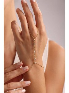 Heliophilia Pozłacana bransoletka z elementami ozdobnymi rozmiar: onesize. Żółte bransoletki Heliophilia, z cyrkonią, pozłacane. Za 82,99 zł.