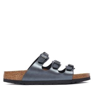 Klapki Birkenstock. Czarne klapki Birkenstock, bez wzorów, bez obcasa. Za 399,99 zł.