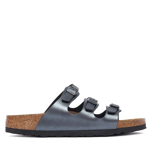 Klapki Birkenstock. Czarne klapki Birkenstock, bez wzorów, bez obcasa. Za 399,99 zł.