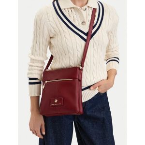 Torebka Beverly Hills Polo Club. Czerwone listonoszki Beverly Hills Polo Club, bez wzorów, bez dodatków. Za 179,99 zł.