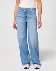 DAMSKIE SPODNIE WRANGLER WORLD WIDE BETTY BLUE 112352329. Niebieskie jeansy Wrangler, bez wzorów, z jeansu. Za 219,99 zł.