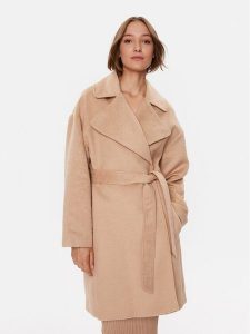 Guess Płaszcz przejściowy W3BL38 WFR22 Beżowy Regular Fit. Brązowe płaszcze Guess, s, z aplikacjami, z syntetyku, bez kaptura. Za 949,99 zł.