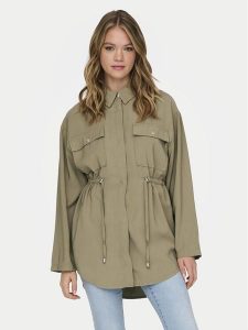 ONLY Kurtka koszulowa Nadine 15308614 Khaki Regular Fit. Brązowe kurtki ONLY, l, bez wzorów, z wiskozy, bez kaptura. Za 119,99 zł.