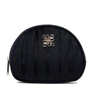 Kosmetyczka Nine West. Czarne kosmetyczki Nine West, bez wzorów, z materiału. Za 59,99 zł.