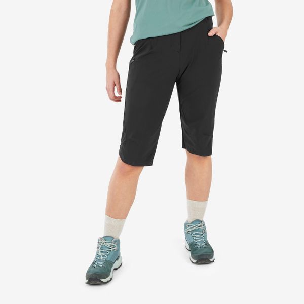 Rybaczki turystyczne damskie Quechua MH500. Czarne szorty QUECHUA, bez wzorów, z elastanu, sportowe. Za 99,99 zł.