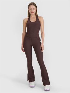 4F Legginsy z rozszerzanymi nogawkami damskie 4F x Anna Lewandowska - brązowe L. Brązowe legginsy 4f, bez wzorów, z dzianiny, z podwyższonym stanem. Za 99,99 zł.